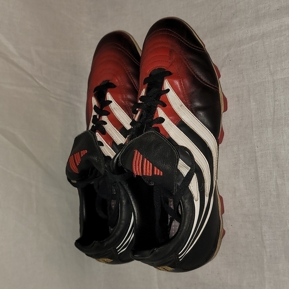 ♥️ADIDDAS Soccer tenis size 10 women's - Picture 3 of 7